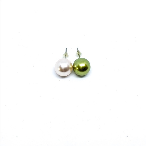 Faux Large Pearl Earrings - Picture 2 of 5